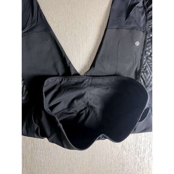 Lululemon Cropped  Leggings Ultra Reflective Navy Pattern Size 10, 16" - Picture 4 of 6